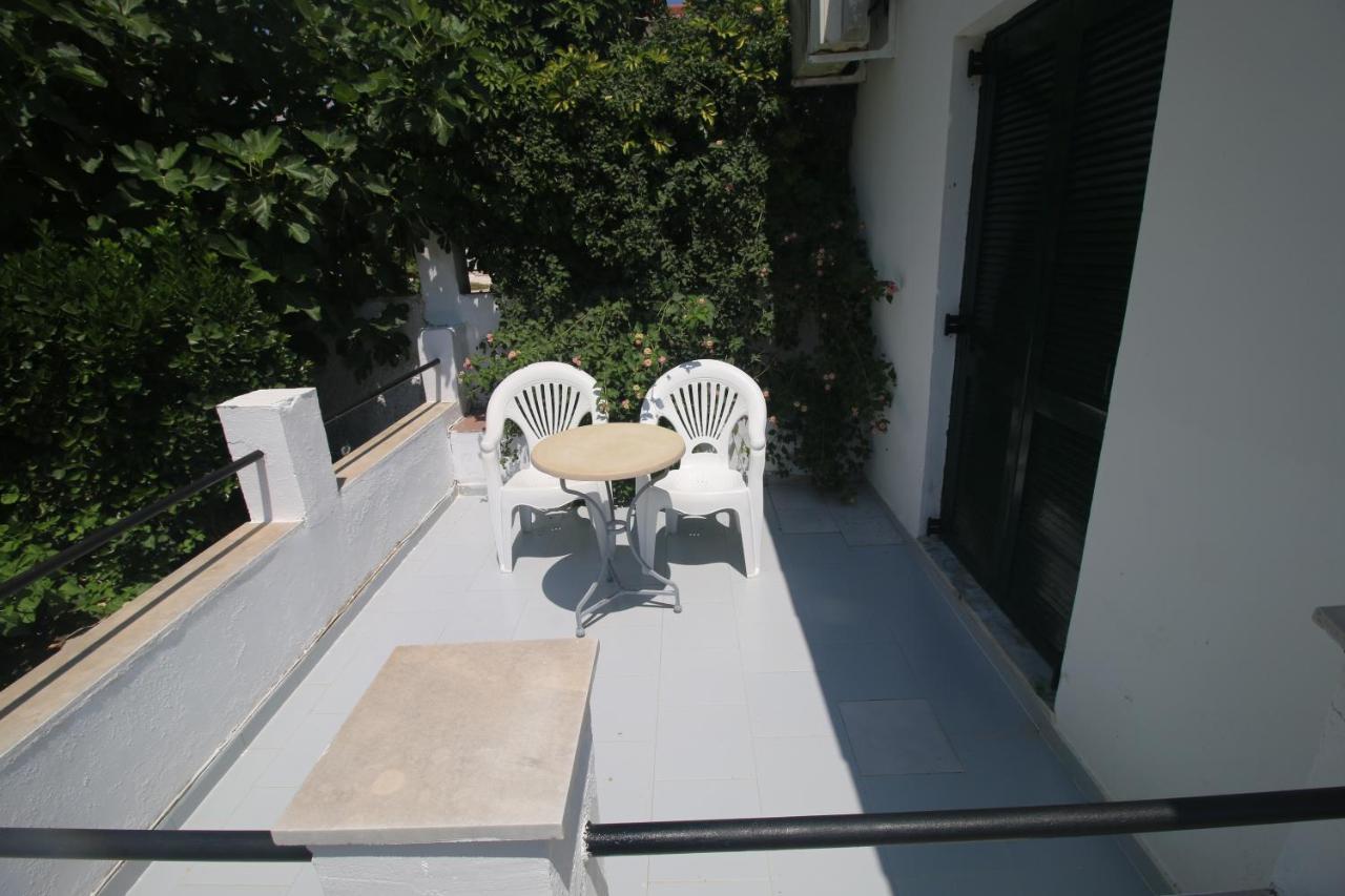Utopia Kavos Exterior photo